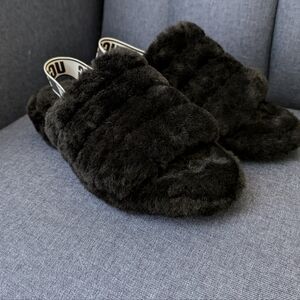 UGG SLIPPERS Size 8 new without tags